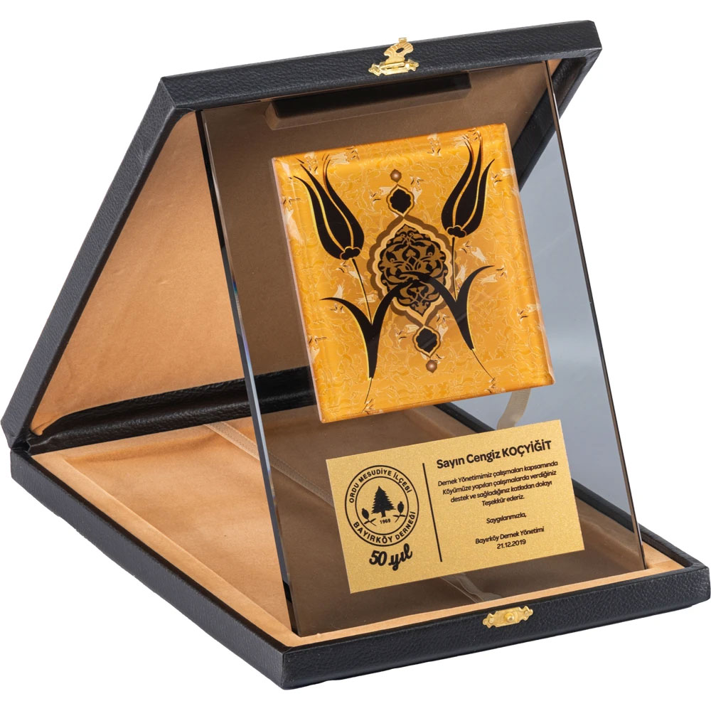 EKT-710 Kutulu Kristal Plaket